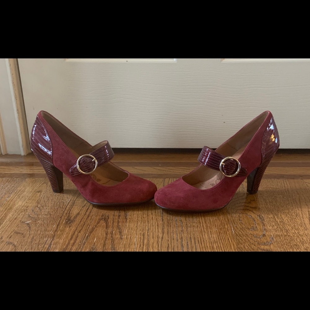 Sofft High Heels - Burgundy color